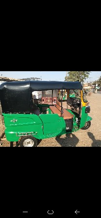 bajaj maxima rickshow