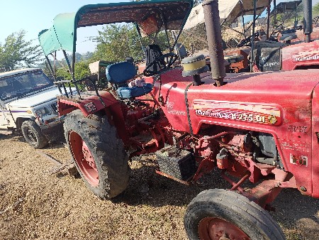 મહેન્દ્રાના 10 ટ્રેક્ટર વેચવાના છે