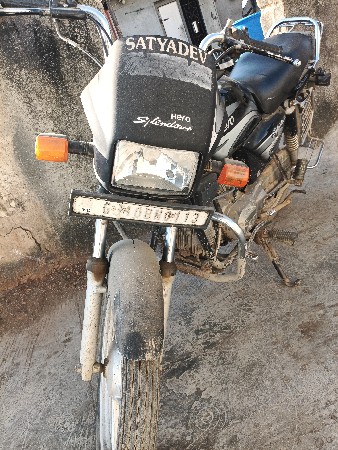 સ્પ્લેન્ડર ગાડી વેચવાની છે