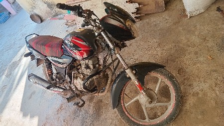 ડિસ્કવર  ગાડી વેચવાની છે.