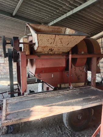 સમ્રાટ નું થ્રેસર વેચવાનું છે