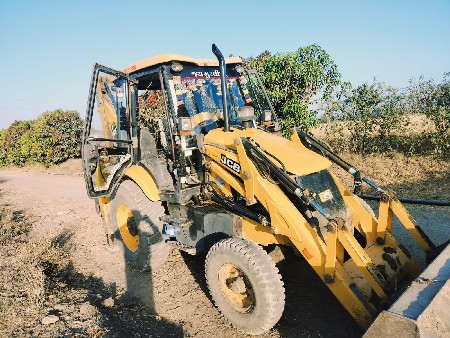 આ jcb વેચવાનું છે