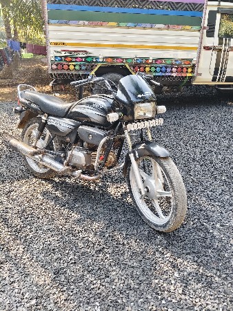 મોટરસાયકલ વહેંચવાની છે