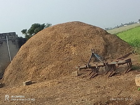 મગફળી નો ભૂકો...