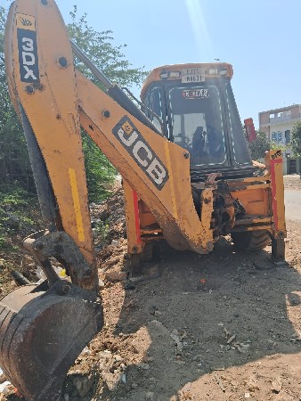 જેસીબી વેચાણ કરવા નુ છે.