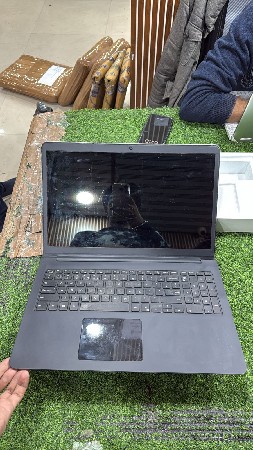 DELL i5 7 generation 8GB 1TB SSD