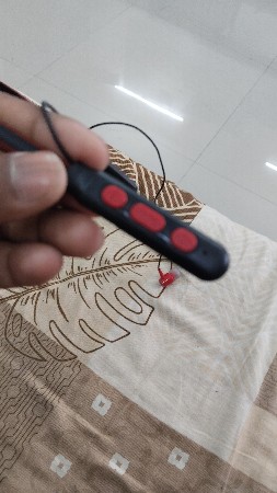 નેક બેન્ડ વેચવાના છે .