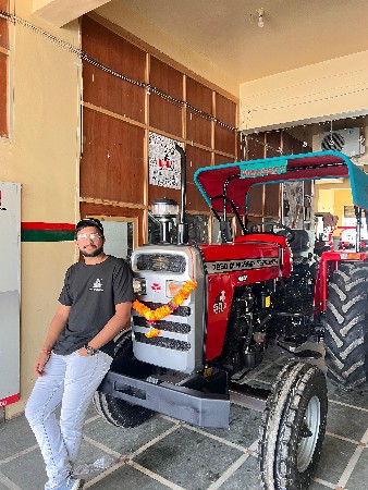 7250 મેસી ટ્રેક્ટર વેચવાનું છે