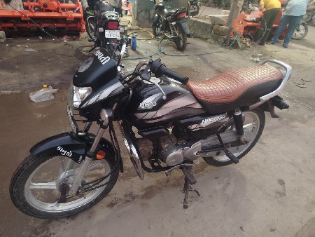 hf ડિલક્સ