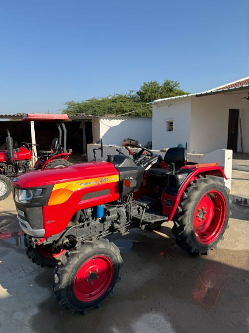 Mahindra jivo 225 4x4 
Mo : 9925412153