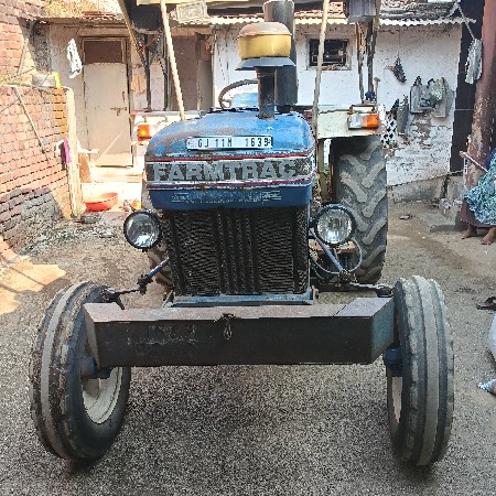 ટ્રેક્ટર વૅસવાનુ છૅ ફાર્મટ્રેક