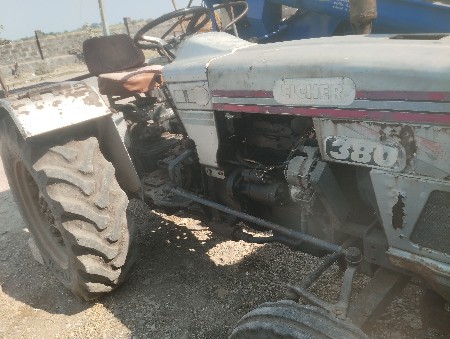 આઈસર 380 વેચવાનું