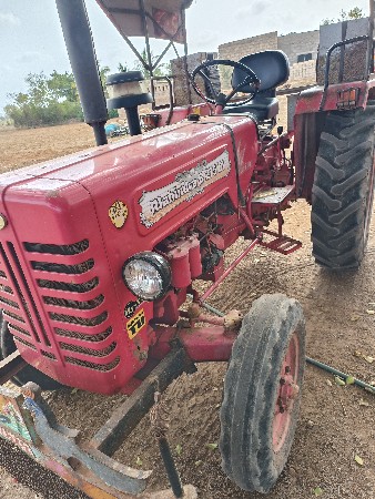 ટ્રેક્ટર વેચવાનું છે 
મોટર 12