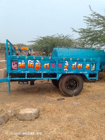 લારી (ટ્રેલર) વેચવાનું છે.