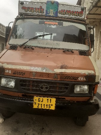 ટેમ્પો વેચવાનો છે    ટાટા 709