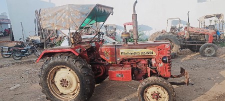 Mahindra 275