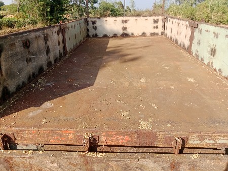 માધવ કંપનીનું ફોરવીલ ટેલર વેચવાનું