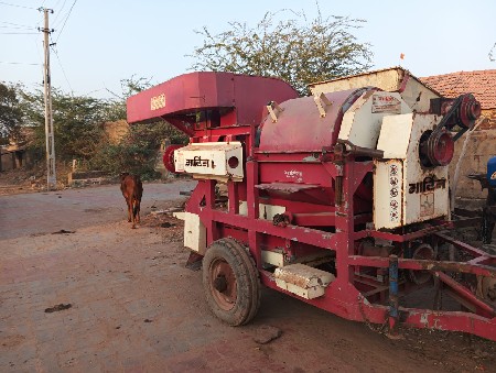 માટિન થ્રેસર વેચવાનુ છે