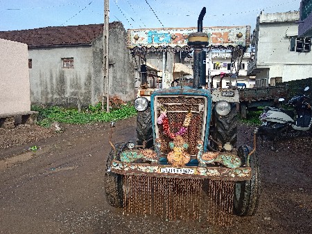 ટ્રેકટર વેચવાનુ છે