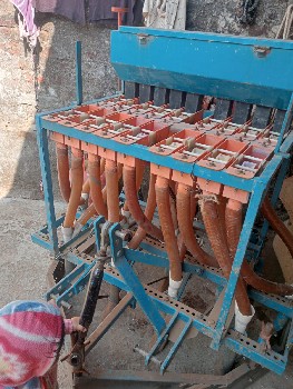 મીની ટેકટર ઓવાણી છે