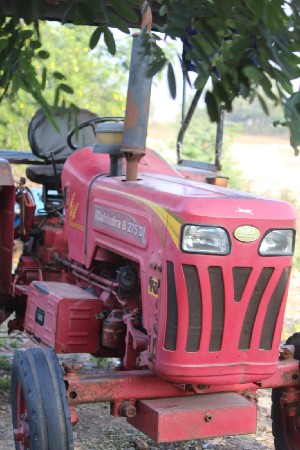 Mahendra 275 Di