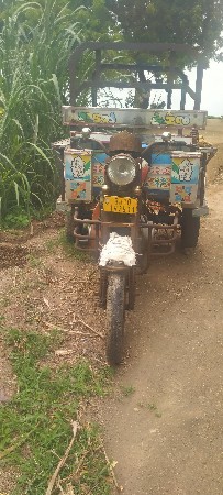 રીક્ષા વેચવાનોછે  8849036734