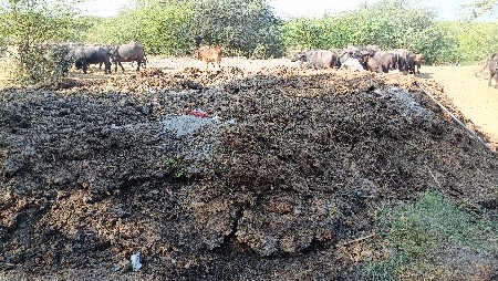 ખાતર વેચવાનું છે