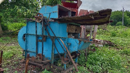 ત્રણનું થ્રેસર વેચવાનો છે