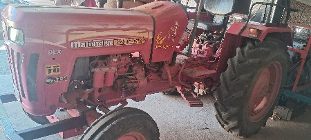 ટેકટર વેચવાનુ છે