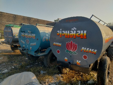 પાણી નુ ટેન્કર