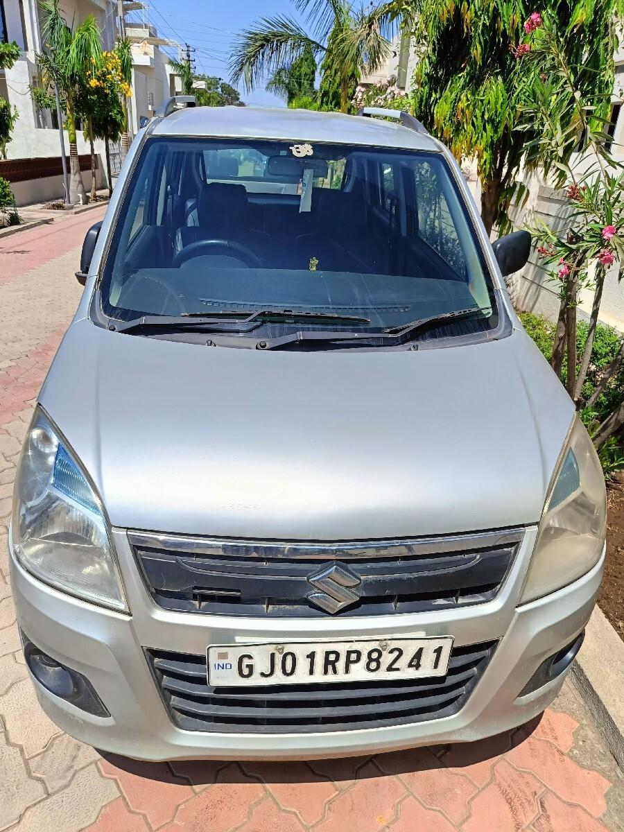 વેચવાની છે