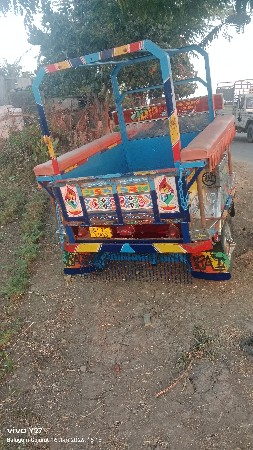 જય અંબે રીક્ષા વેચવાની છે