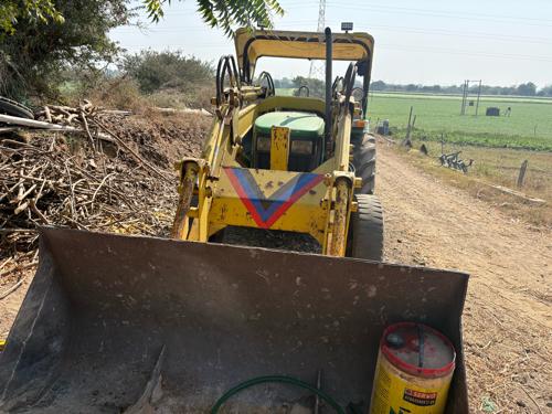 લોડર વેચવાનું છે