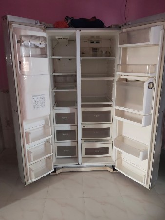 ફ્રીજ વેચવા નું છે