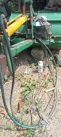 ખાતર ભરવાનુ લોડર આગળ નુ