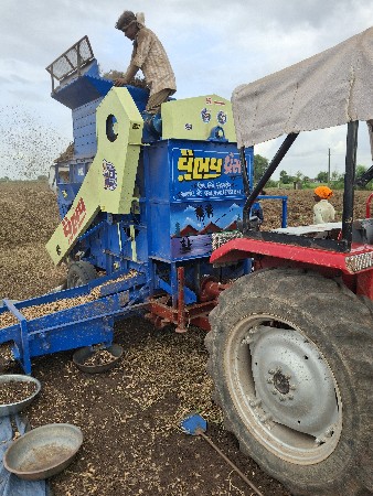 મગફળી અને ચણા નું  થ્રેસર