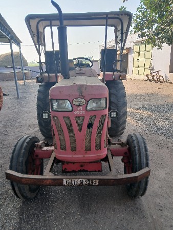 ટ્રેક્ટર વેચવાનું છે