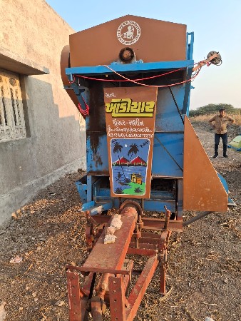 ખોડીયાર થ્રેસર મશીન વેચવાનું છે