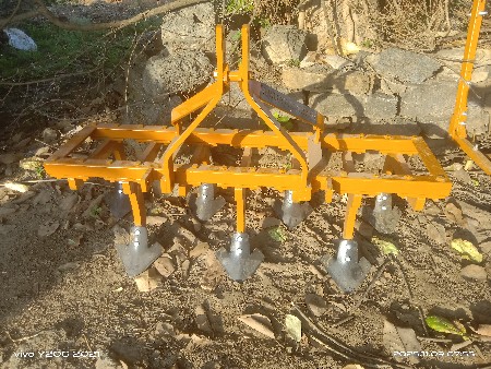 મીની ટ્રેકટર નીદાંતી વેચવાની છે