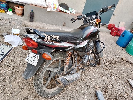 પ્લેટીના ગાડી વેચવાની છે