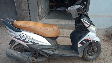 ગાડી વેચવા ની છે