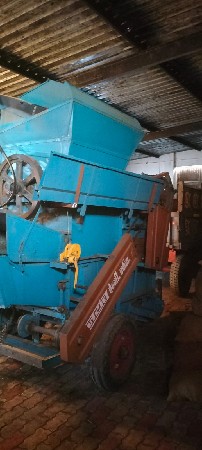 જયંત નું થ્રેસર ઓટોમેટીક મોડલ