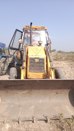 2011 મોડલ jcb એન્જિન