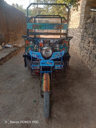 દેવાંગ ની રિક્ષા છે