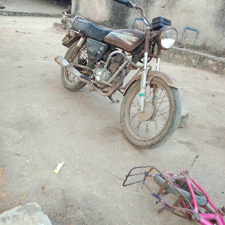 કાવાસાકી ગાડી વેચવાની છે