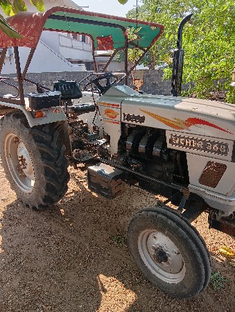 આઇસર ટેકટર વેચવાનું છે 2017 નુ