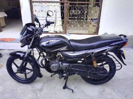 BAJAJ PLETINA 100 ES