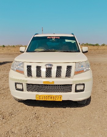 આ ગાડી વેચવાનિ છે 
TUV 300