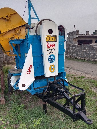 ટ્રેક્ટર વેચવાનું છે