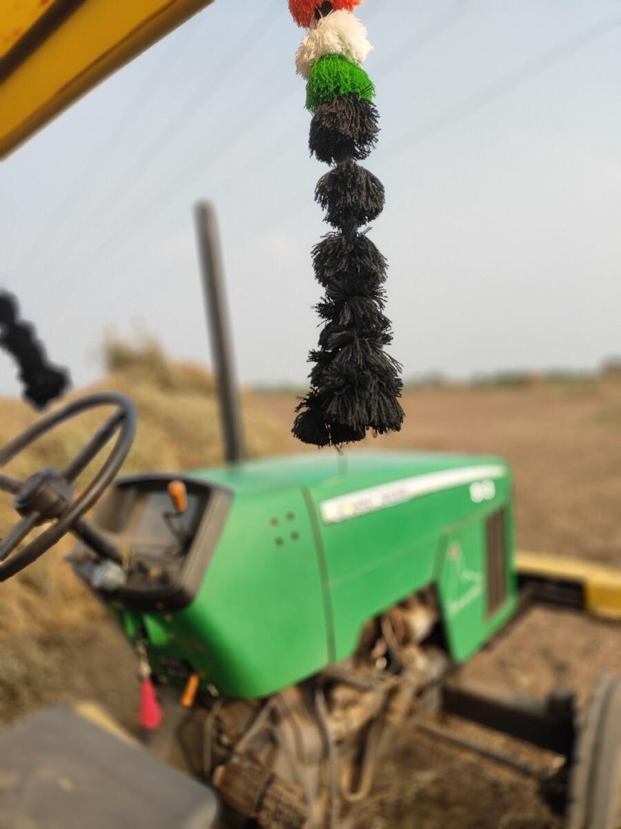 ટ્રેકર વેચવાનું સે ચોકડી ગેર